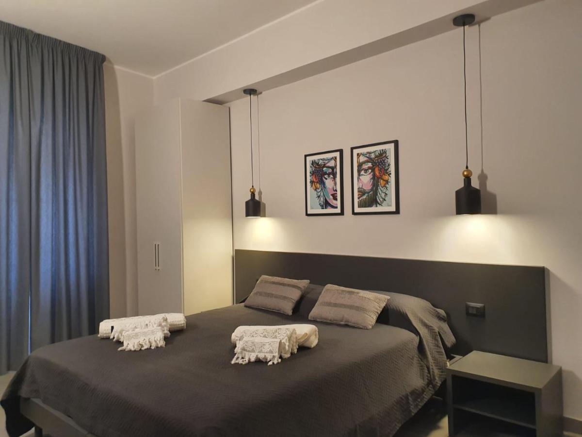 Charme Rooms Siracusa Syracuse ภายนอก รูปภาพ
