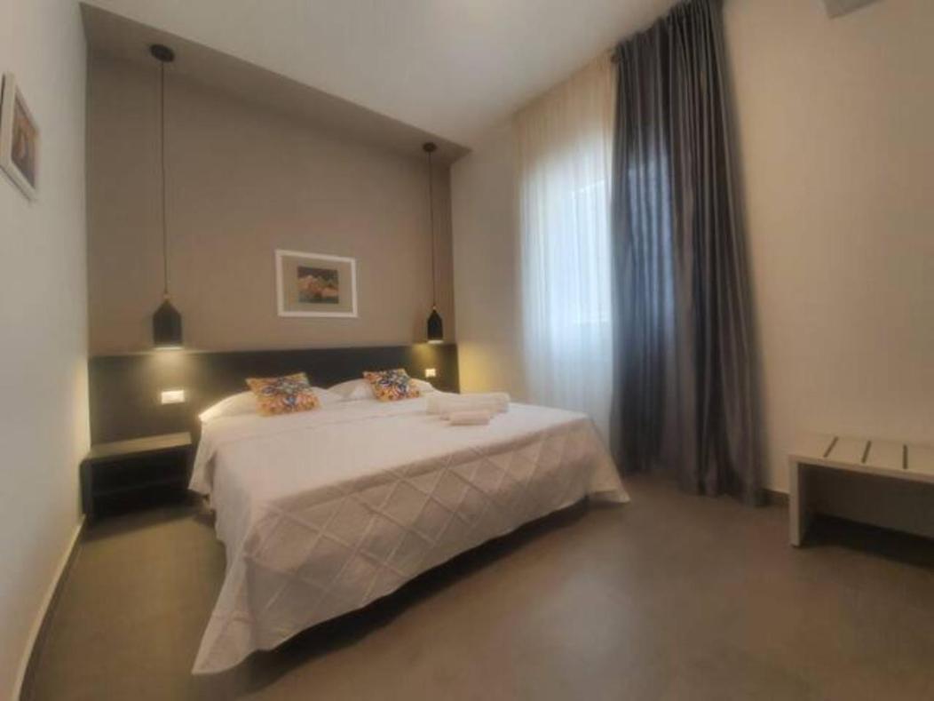 Charme Rooms Siracusa Syracuse ภายนอก รูปภาพ